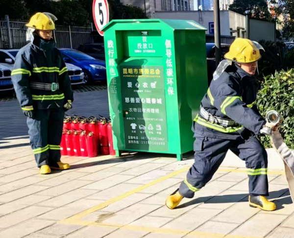 金桂苑小區(qū)消防演練，急救知識，電梯關人自救知識